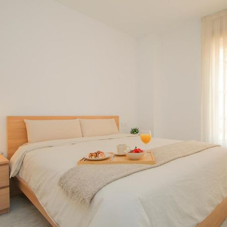 Modern Apt - Luxe Queen Bed - Walk To Isla Magica Севілья Екстер'єр фото