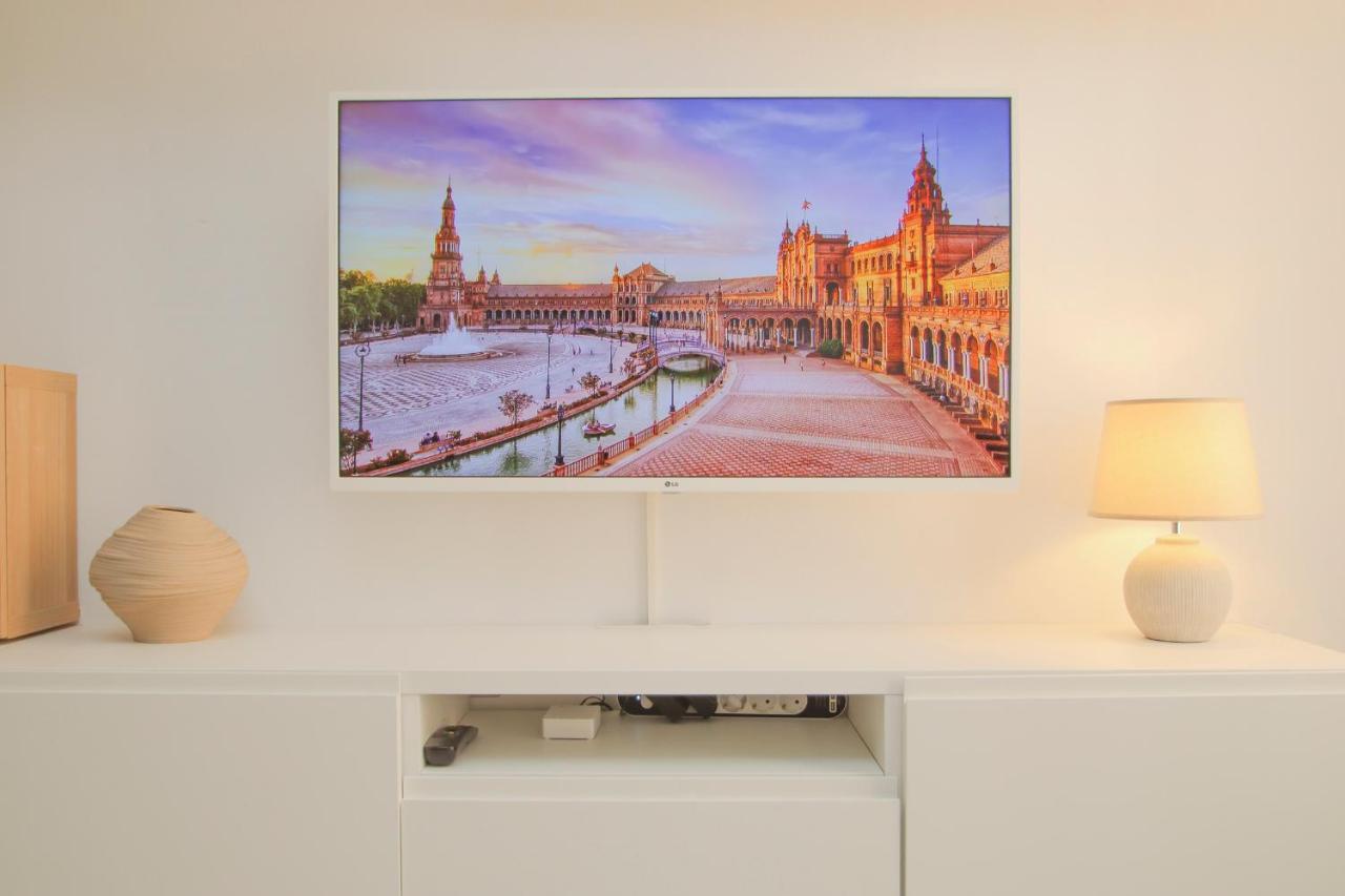 Modern Apt - Luxe Queen Bed - Walk To Isla Magica Севілья Екстер'єр фото