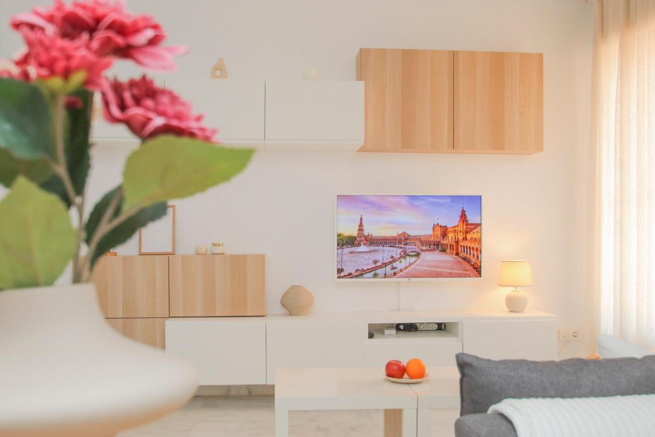 Modern Apt - Luxe Queen Bed - Walk To Isla Magica Севілья Екстер'єр фото