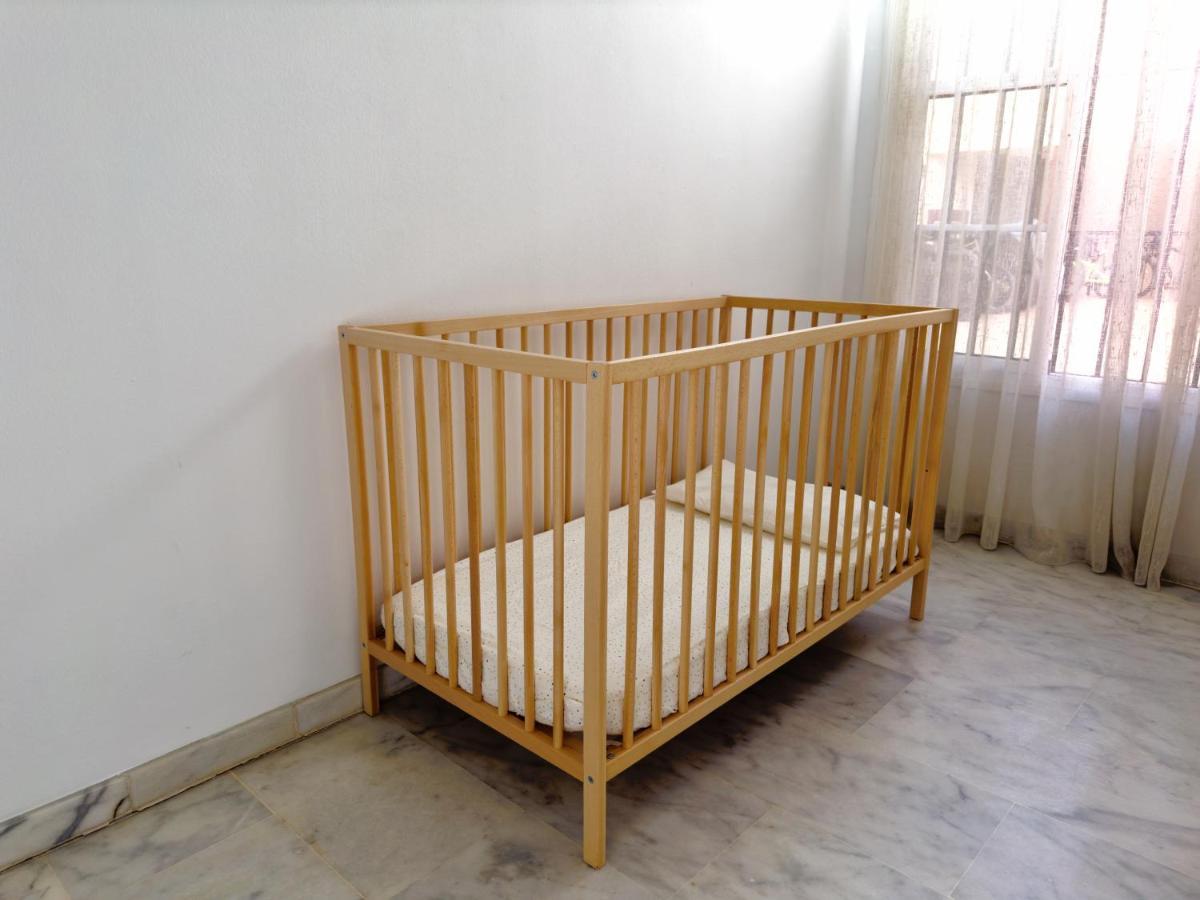 Modern Apt - Luxe Queen Bed - Walk To Isla Magica Севілья Екстер'єр фото